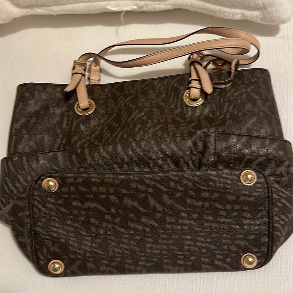Tan and brown Micheal Kors tote medium